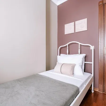 Stylish Retreat W Balcony 2 Min To Bagdat Ave Apartamento *