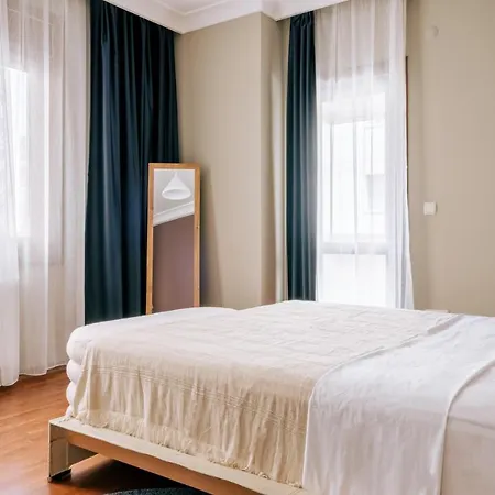 Apartment Stylish Retreat W Balcony 2 Min To Bagdat Ave Istanbul