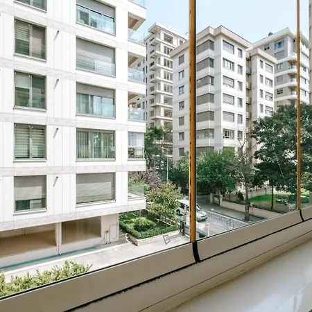 Stylish Retreat W Balcony 2 Min To Bagdat Ave Apartamento *
